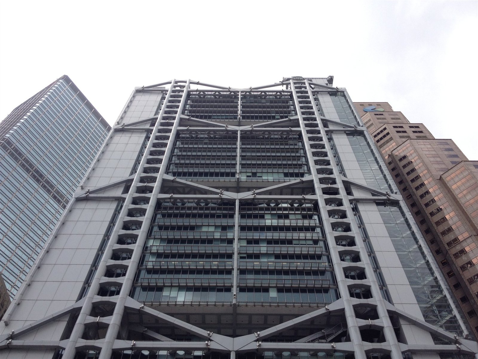 HSBC Main Building in Hong Kong designed by Foster Associates